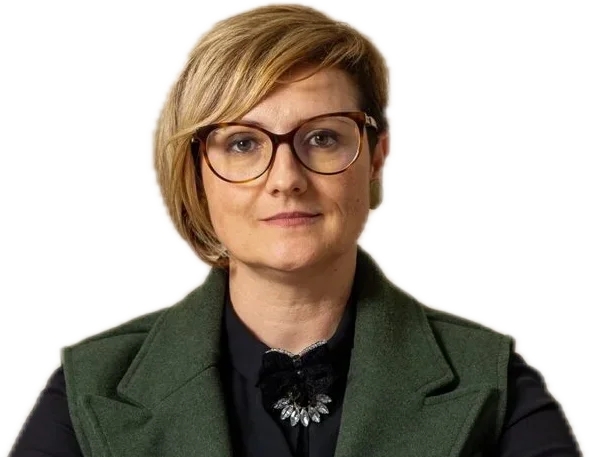 Avocat Simona Jeflea, în timpul unei consultații la cabinetul din Sibiu